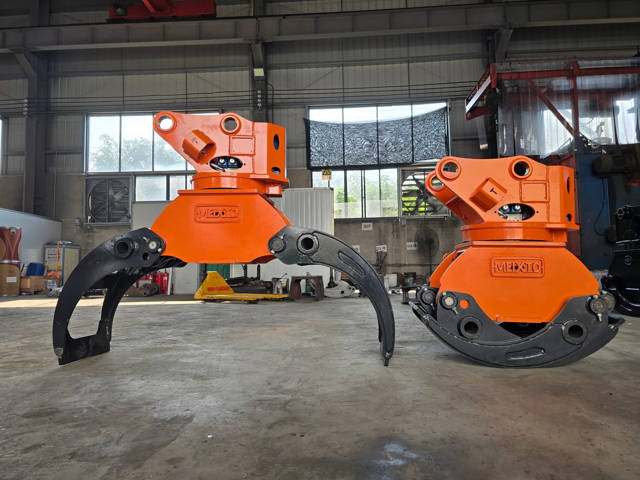 MEIXTO hydraulic forestry excavator attachments working in the forest - log grapple, grapple saw, tree shear